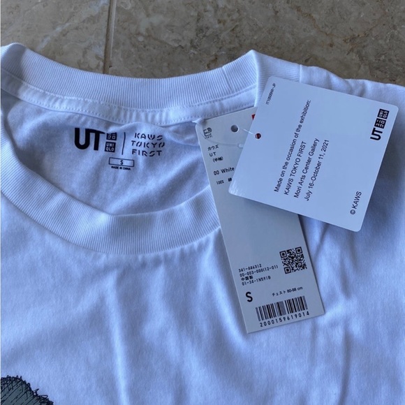 Uniqlo x Kaws Unisex Tokyo First White Short Sleeve T-Shirt size S - Picture 4 of 5